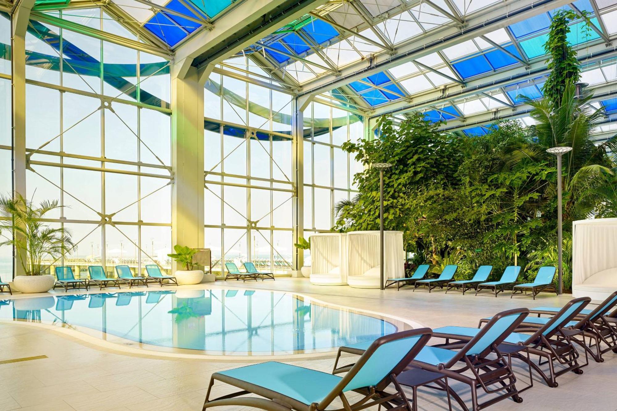 Paragraph Resort & Spa Shekvetili, Autograph Collection Bagian luar foto The pool at the Westin Palace, Madrid