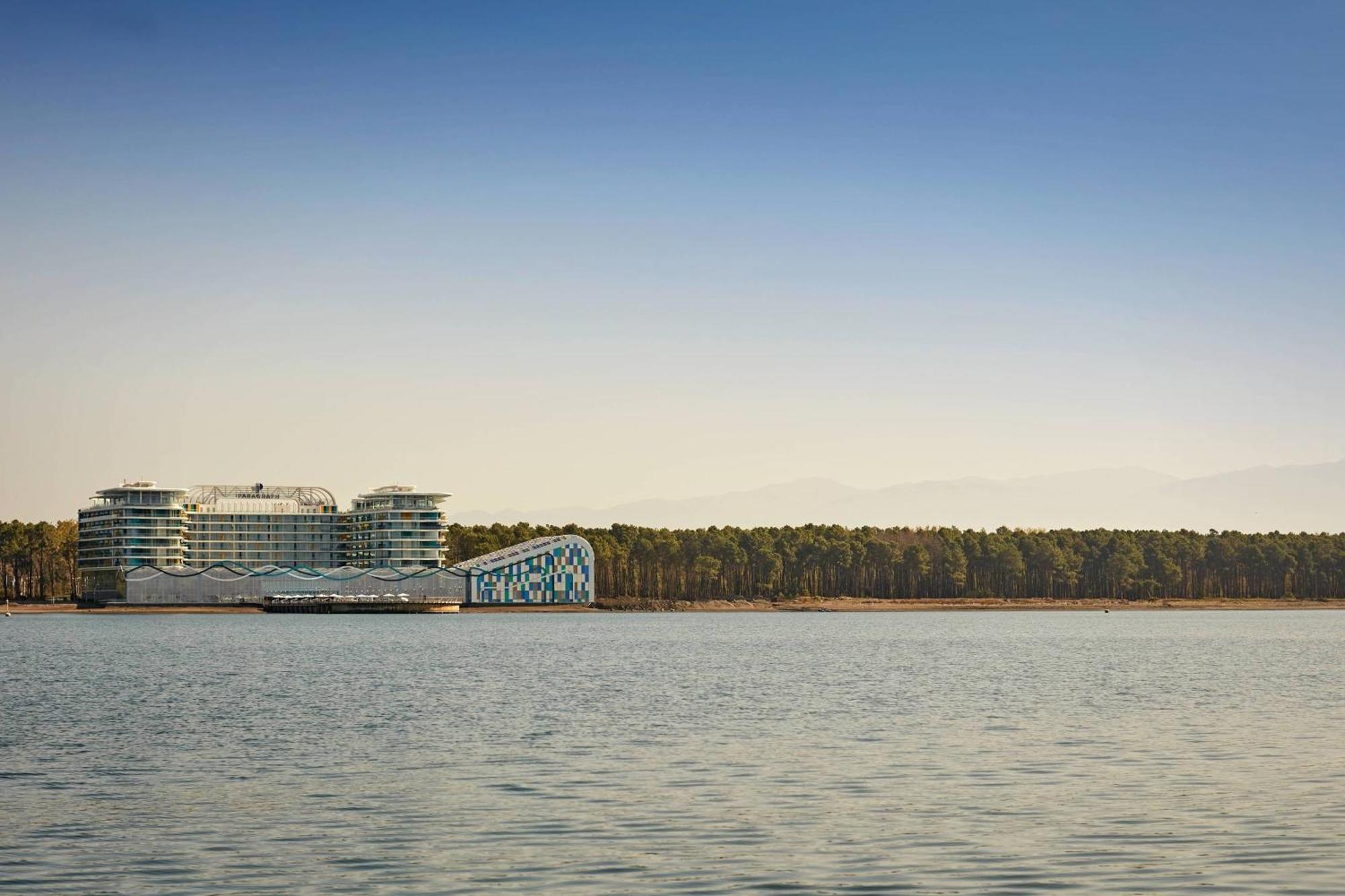 Paragraph Resort & Spa Shekvetili, Autograph Collection Bagian luar foto View of the lake