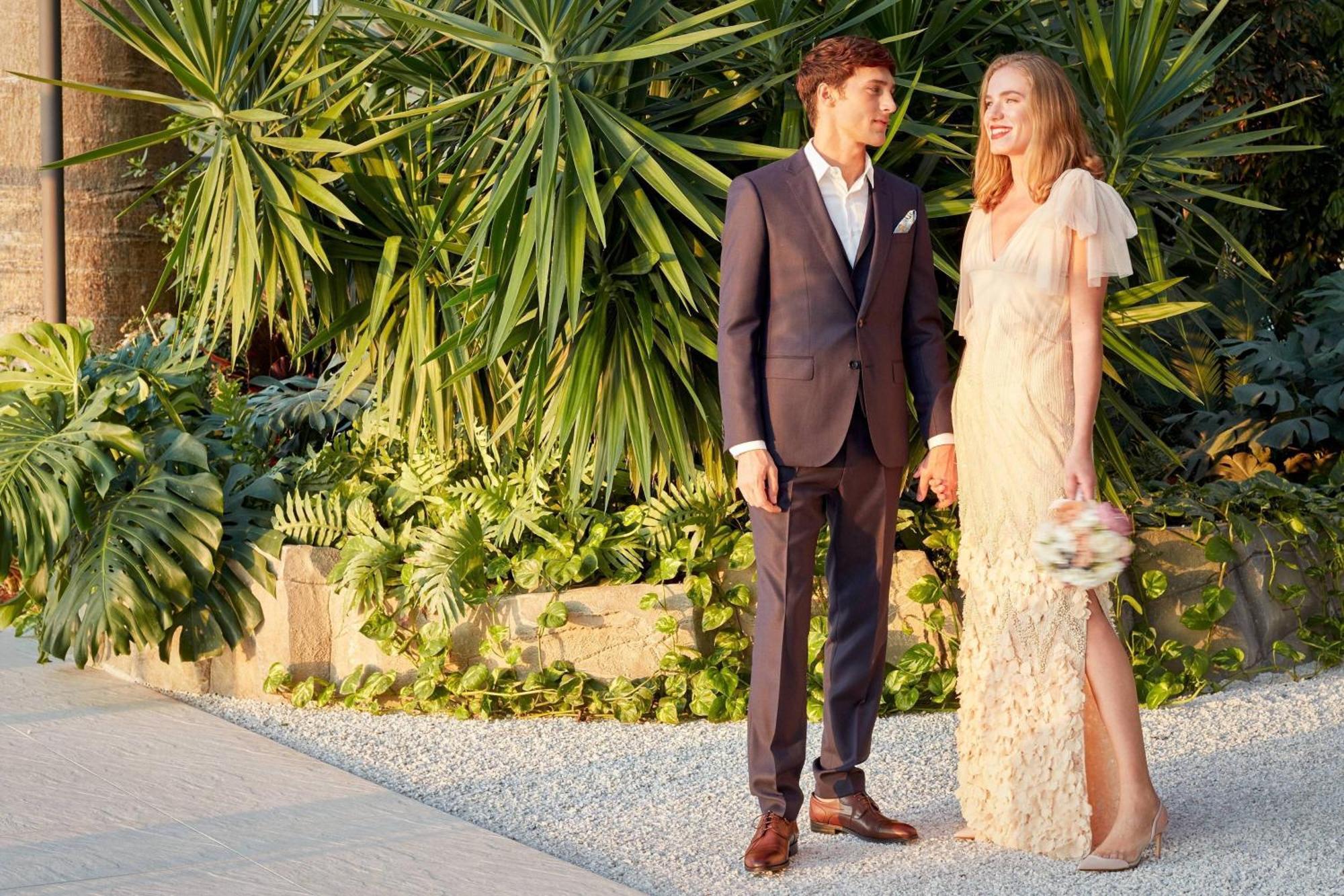 Paragraph Resort & Spa Shekvetili, Autograph Collection Bagian luar foto Wedding couple